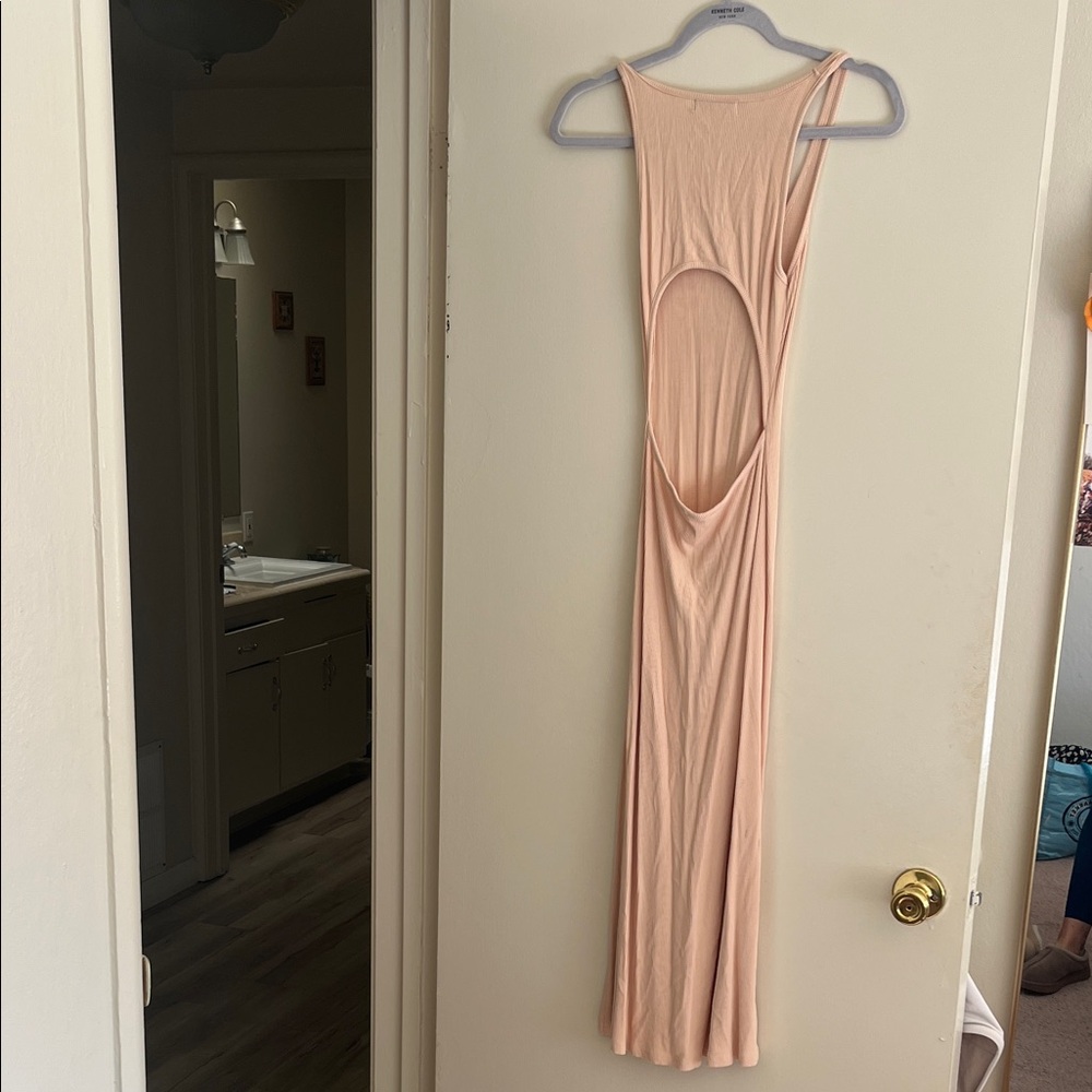 Chic Backless Peach Maxi Dress
